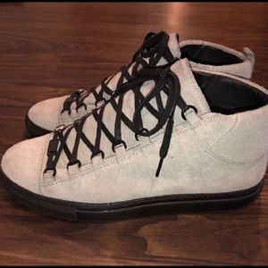 AUTHENTIC MENS BALENCIAGA ARENAS 10US/EU43